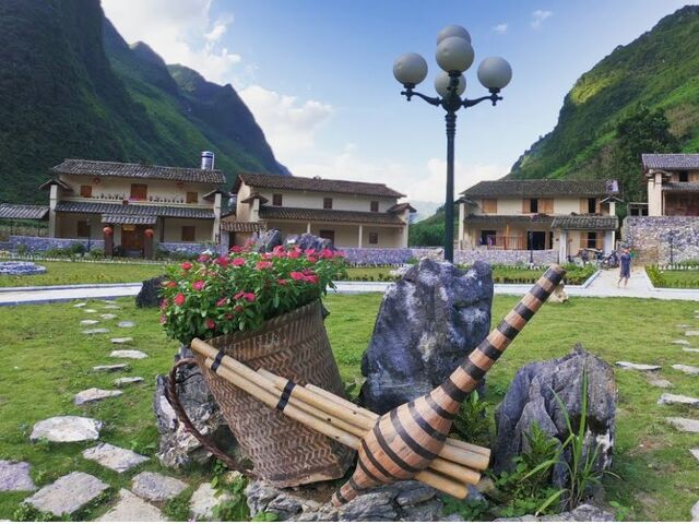 Pa Vi village